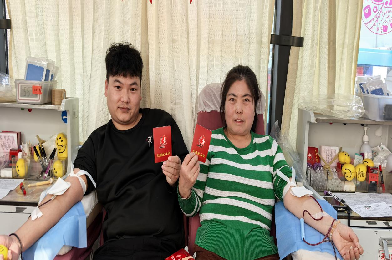 为爱停步：就医途中传递温暖